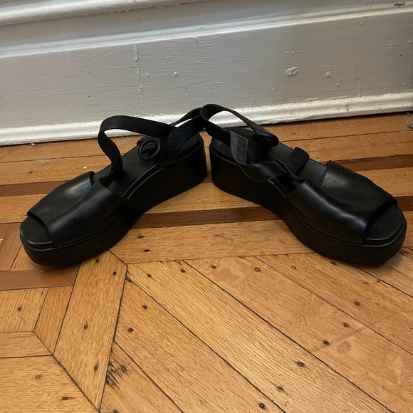 Camper Black Leather Platform Sandals - Picture 2 of 3
